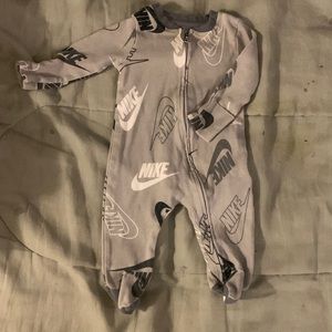 💜💜nike sleeper